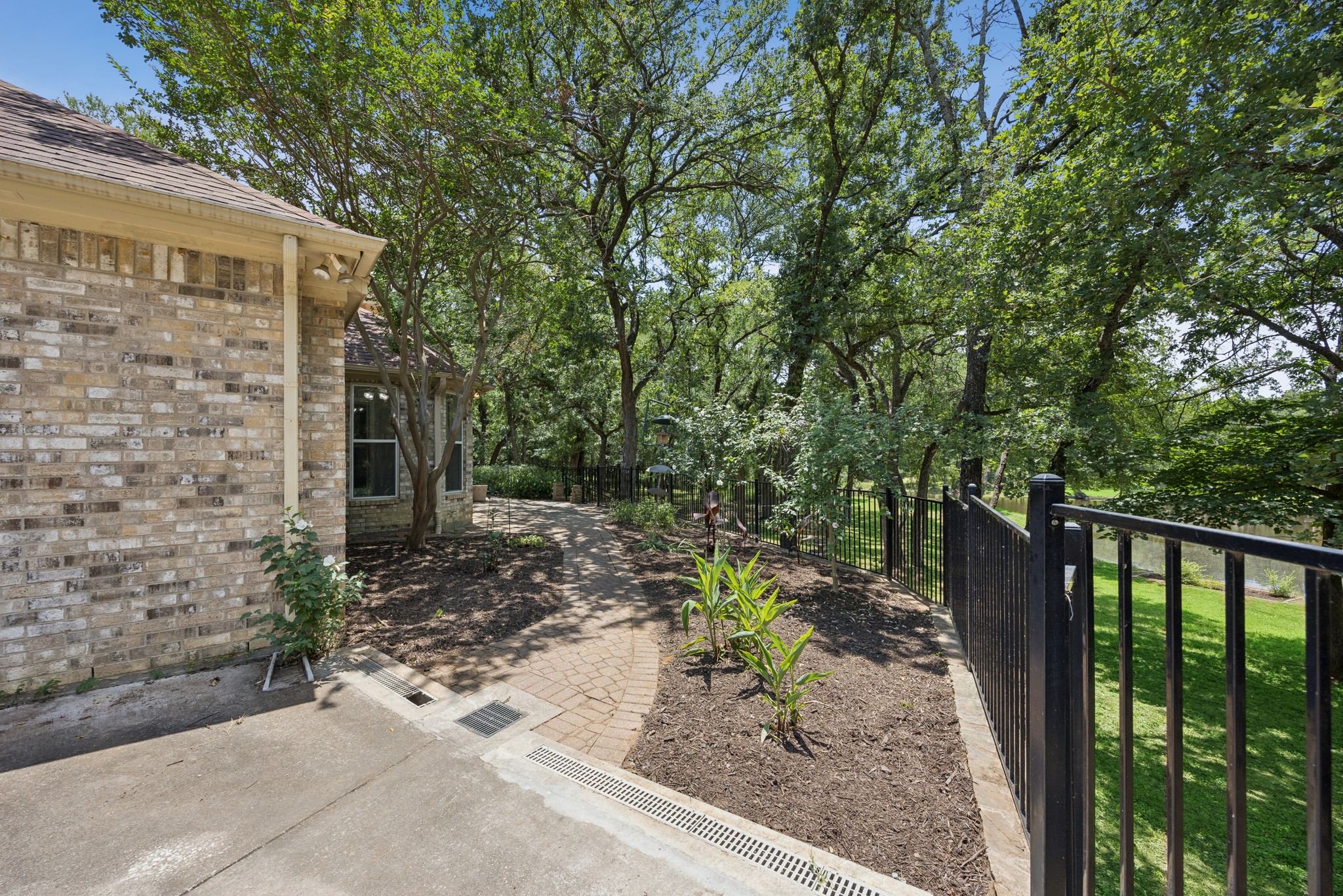 939 Garnet Cove Oak Point TX 75068