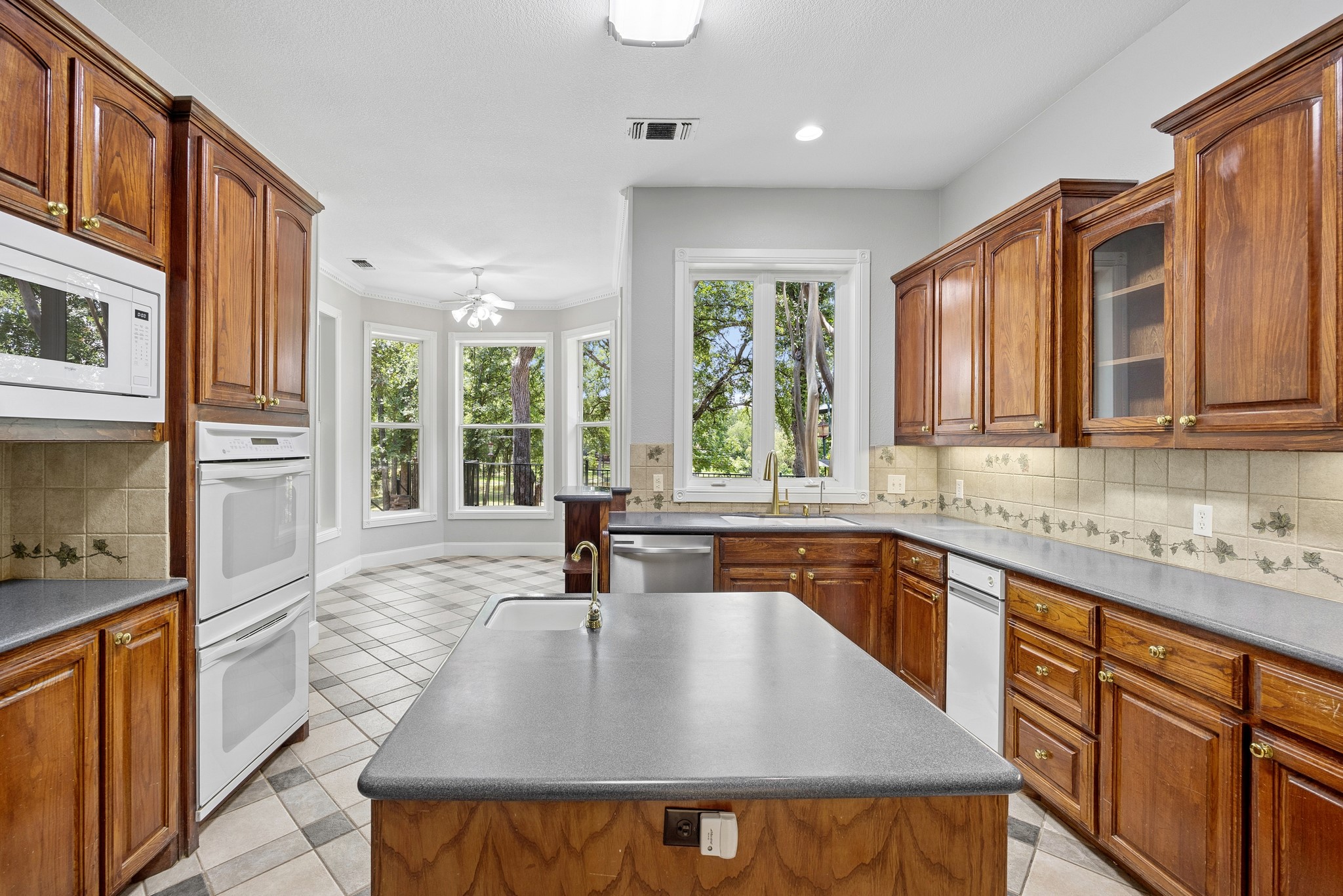 939 Garnet Cove Oak Point TX 75068