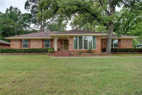 2503 Crestwood Place Denton TX 76209