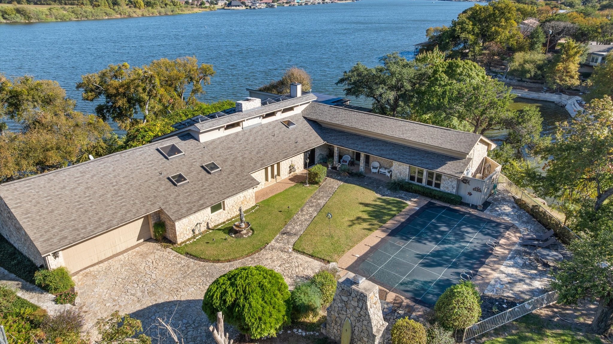 Granbury TX, 1517 Lakeview Court