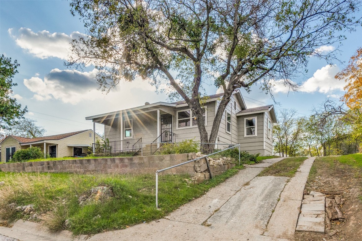 1713 Montrose Drive River Oaks TX 76114