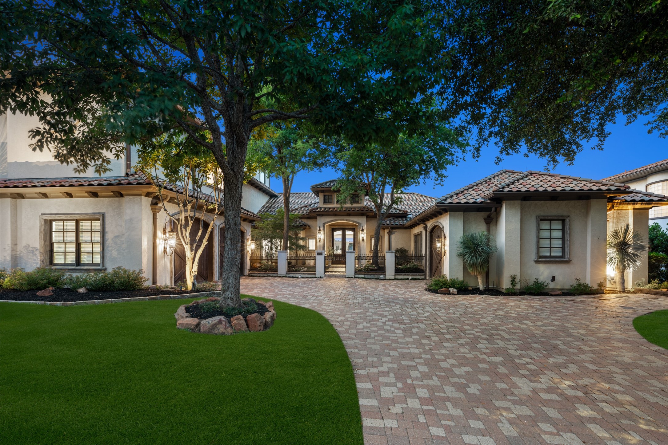 1717 Cottonwood Valley Circle S Irving TX 75038