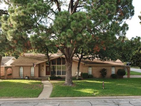 824 Mountain Terrace Hurst TX 76053