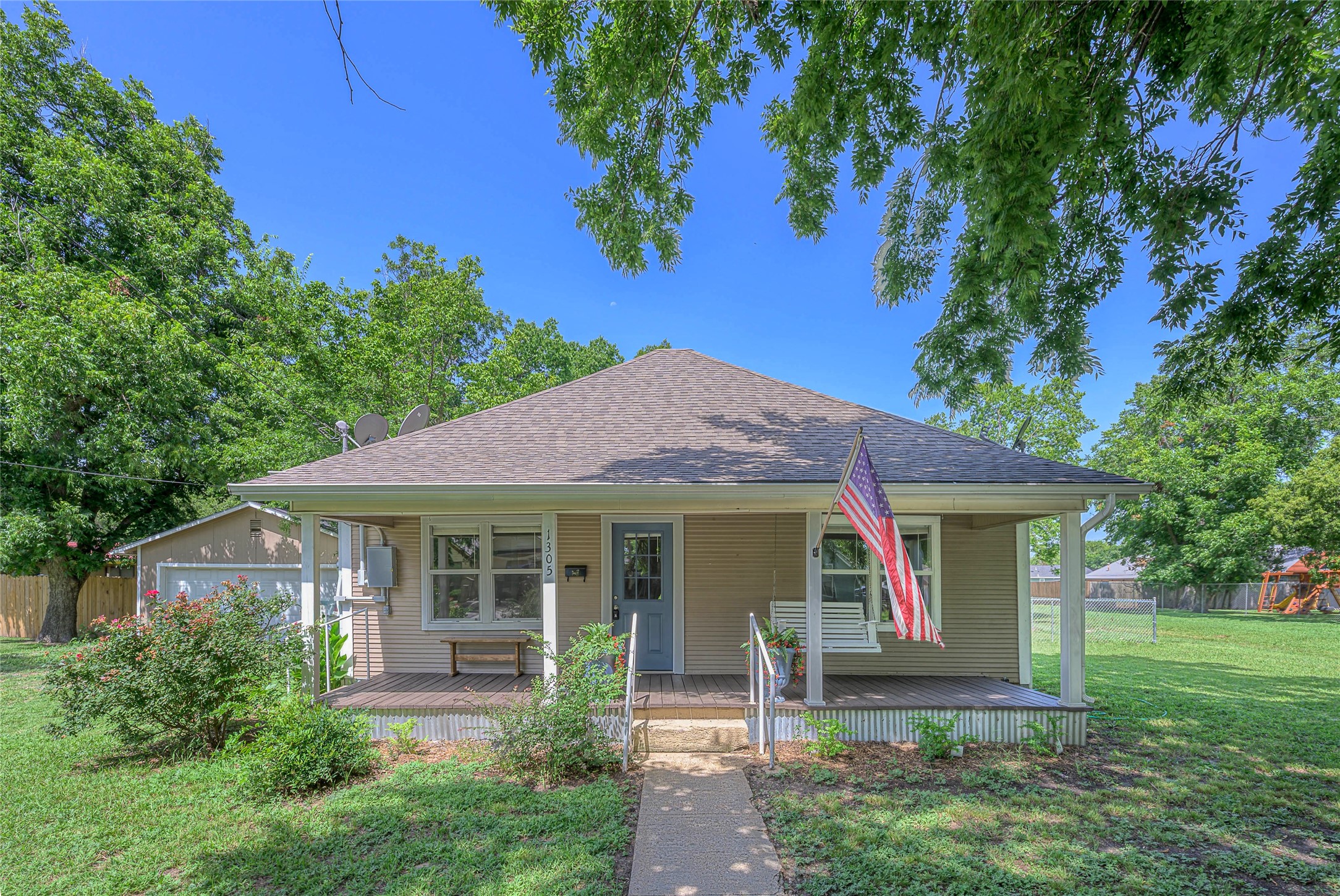 1305 14th Street Honey Grove TX 75446
