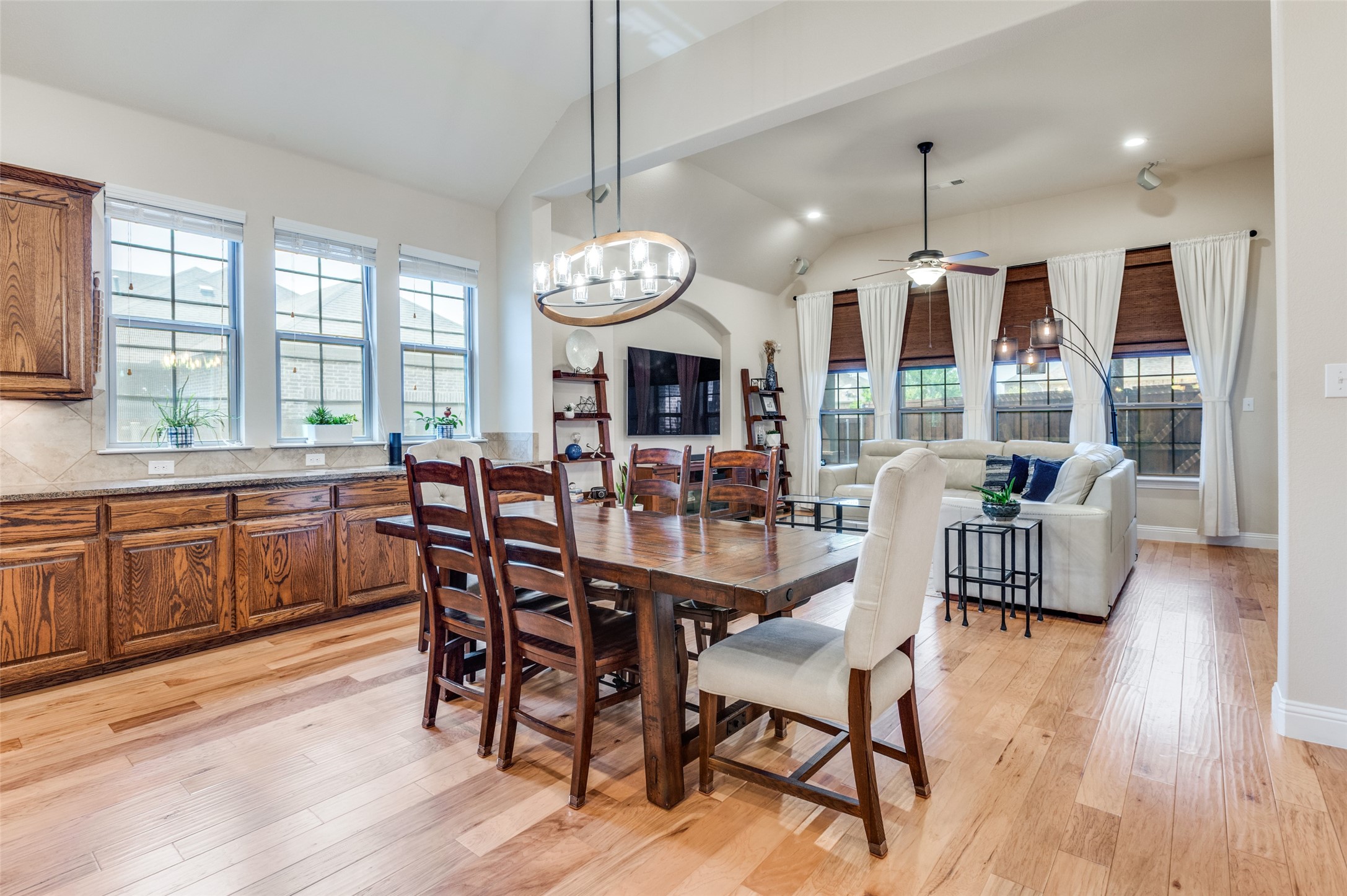 1007 Ivy Charm Way Arlington TX 76005