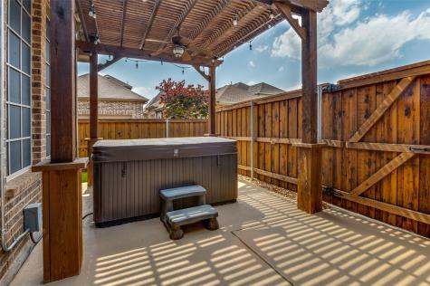 1007 Ivy Charm Way Arlington TX 76005