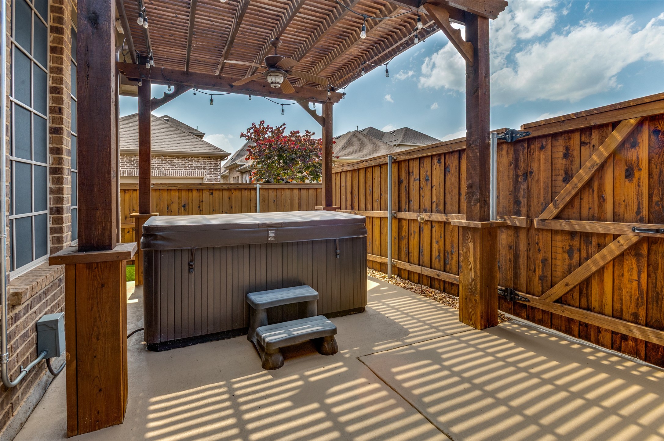 1007 Ivy Charm Way Arlington TX 76005