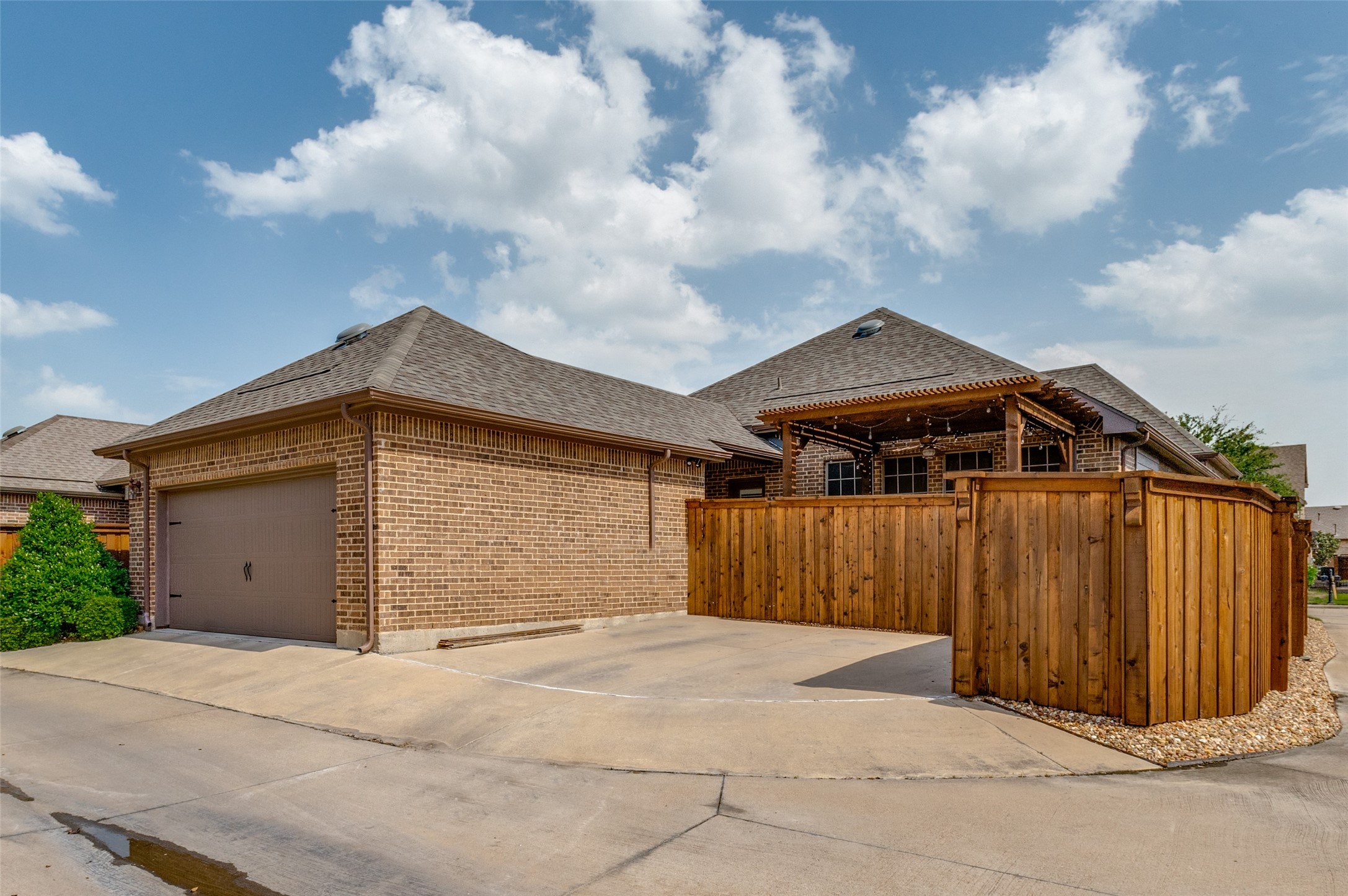 1007 Ivy Charm Way Arlington TX 76005
