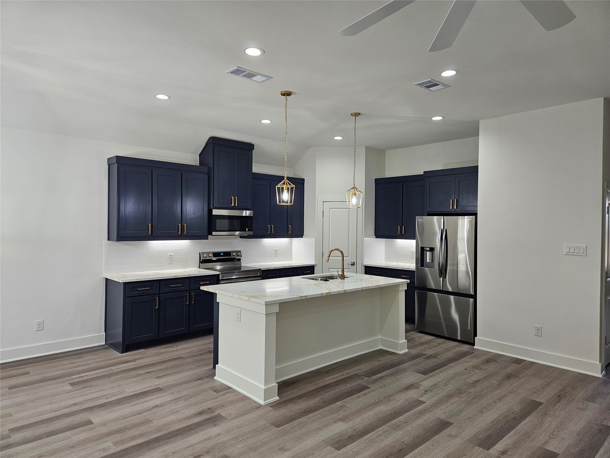 136 Rosemary Azle TX 76020