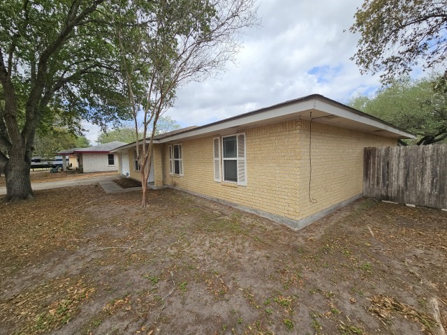 1413 Las Palmas Circle Beeville TX 78102