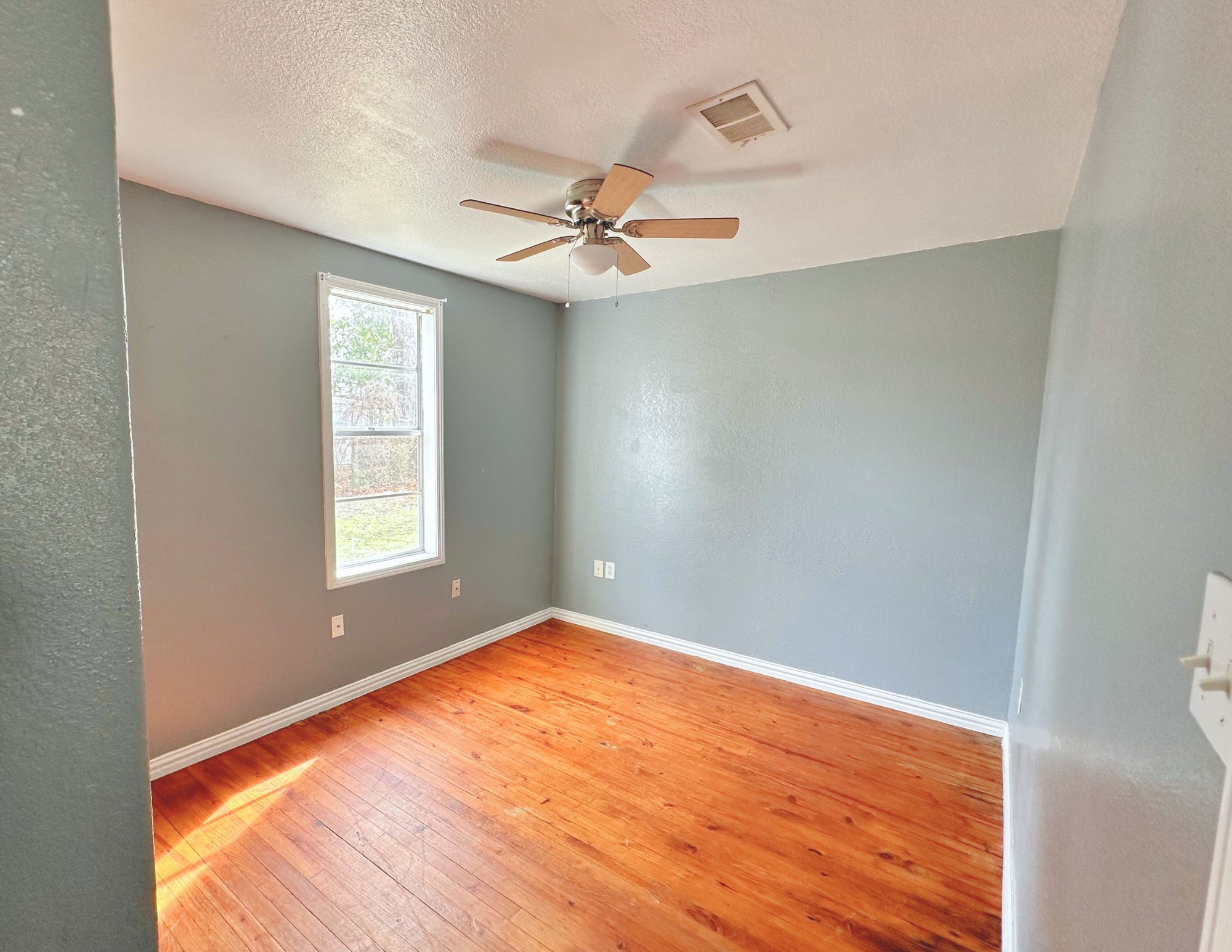 2530 W Elm Street Denison TX 75020