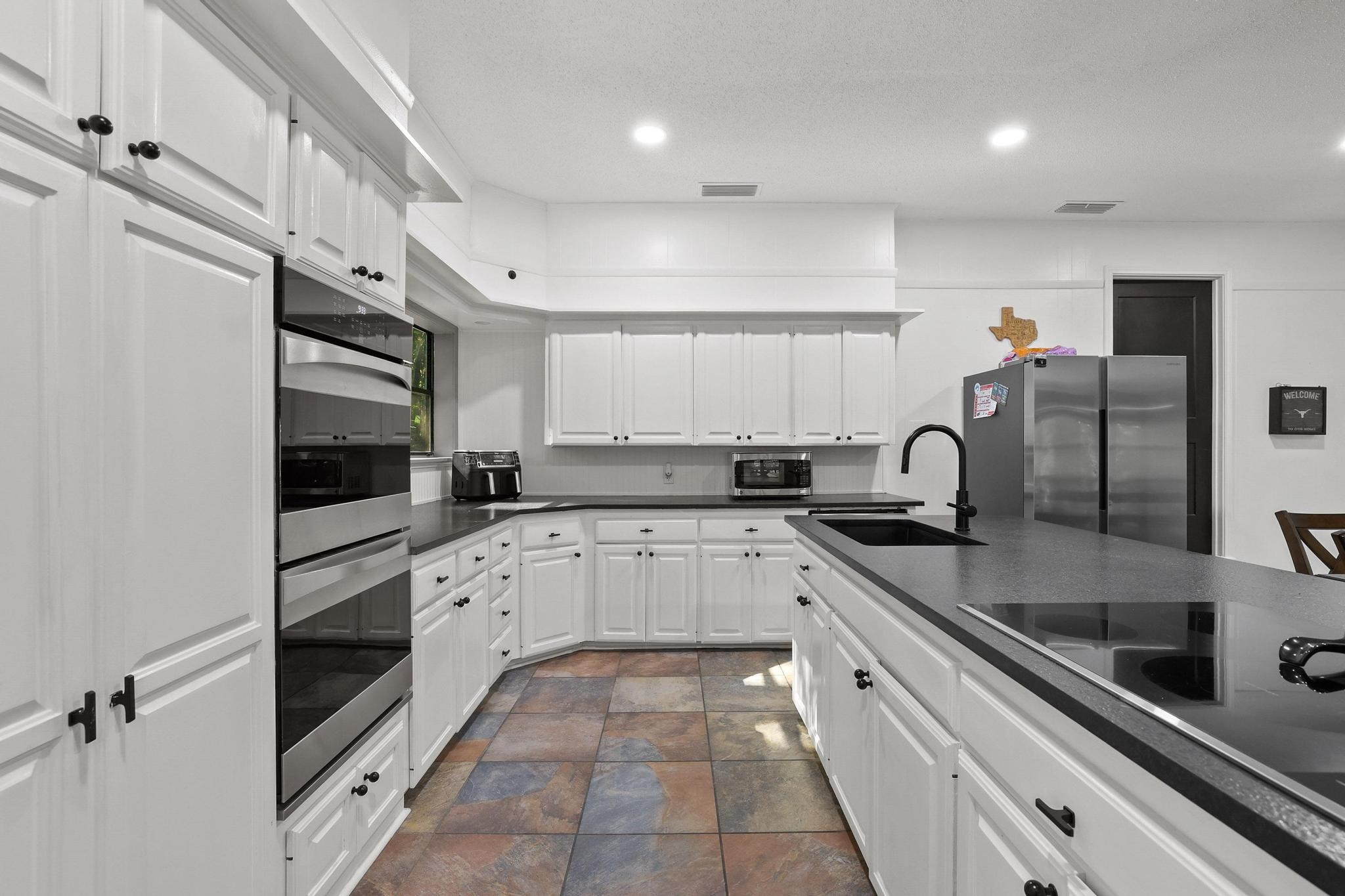 252 Hacienda Drive Pottsboro TX 75076