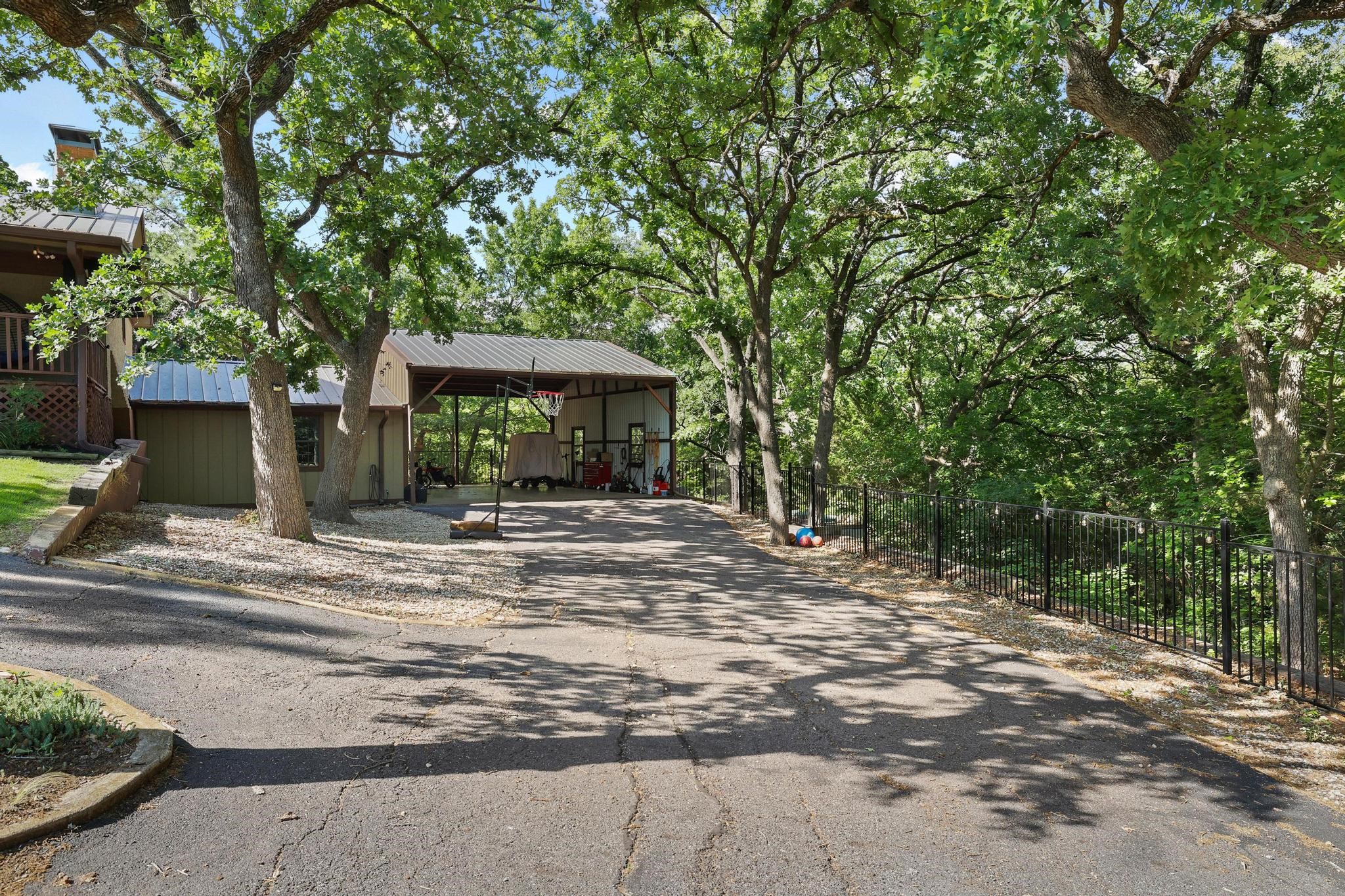 252 Hacienda Drive Pottsboro TX 75076