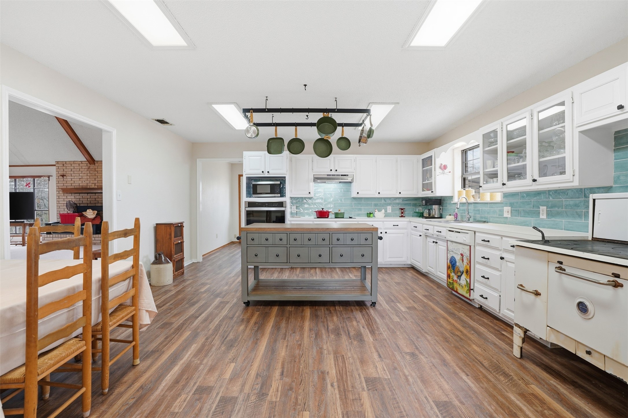 2818 Ward Mountain Road Palo Pinto TX 76484