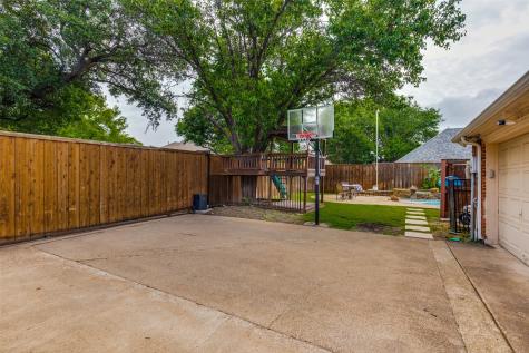 18807 Fortson Avenue Dallas TX 75252