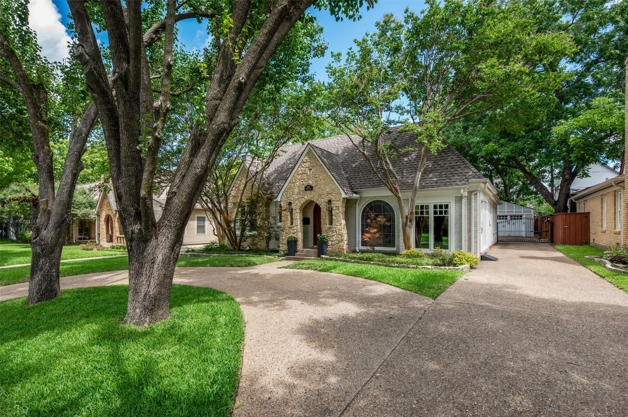 5621 Mccommas Boulevard Dallas TX 75206
