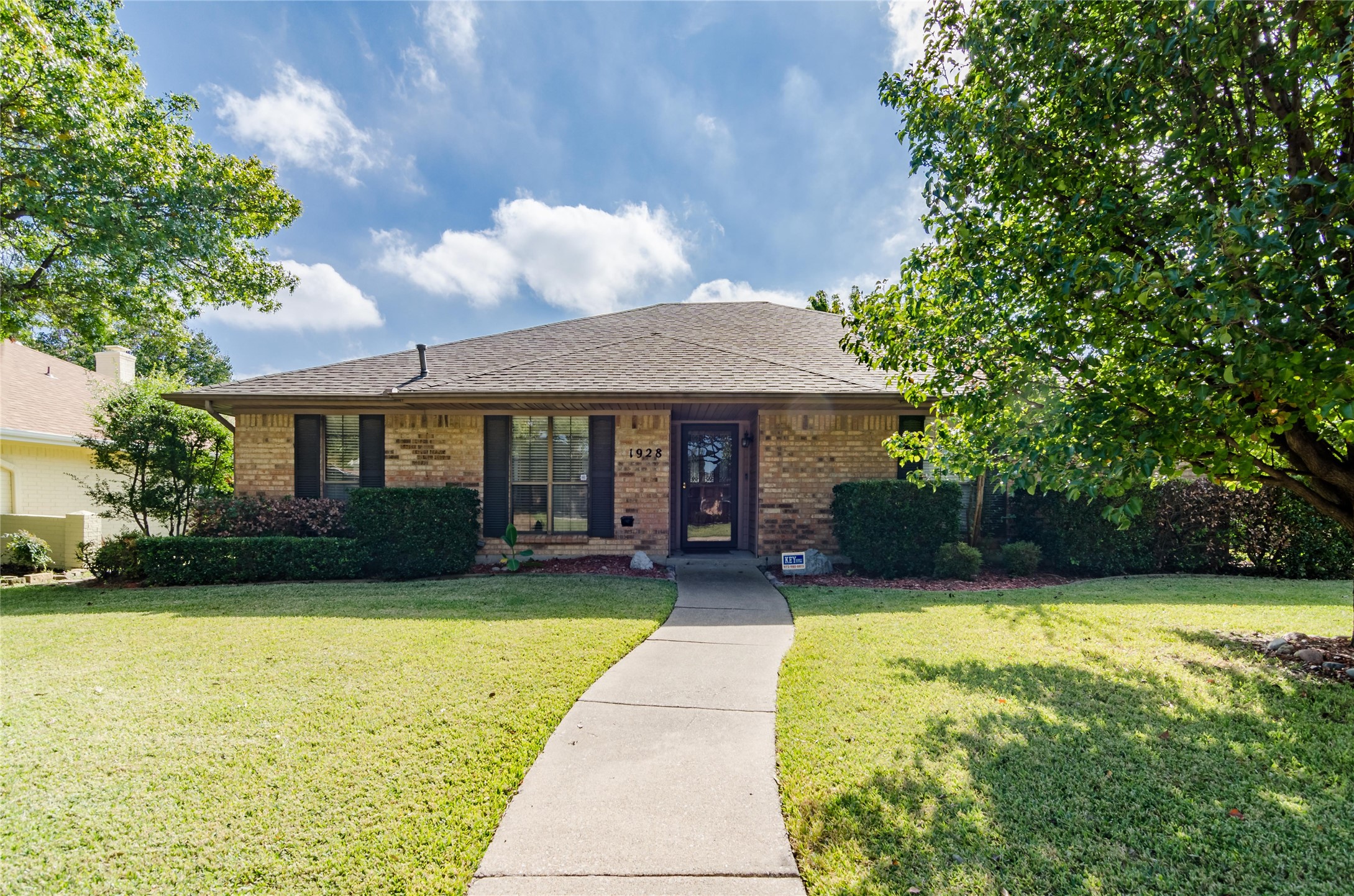 1928 E Branch Hollow Drive Carrollton TX 75007