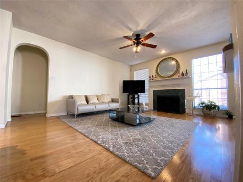 2210 Hunter Place Lane Arlington TX 76006