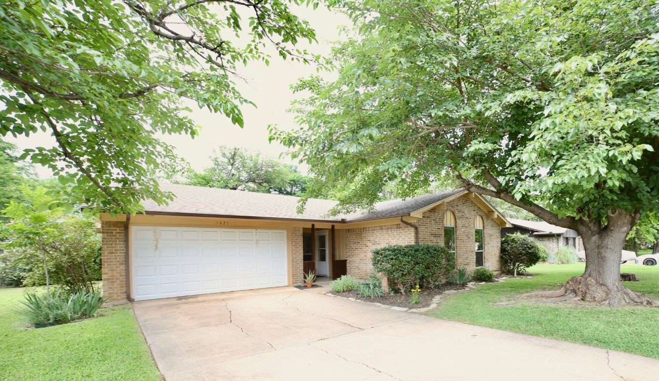 1421 Kings Row Denton TX 76209