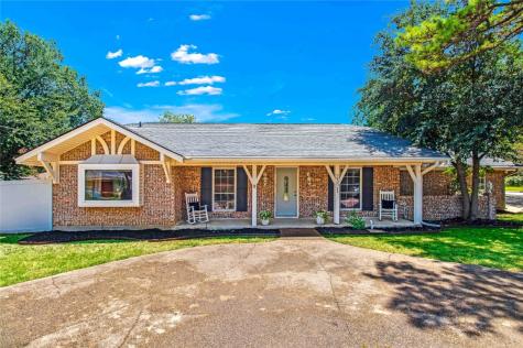 2321 Nottingham Place Grand Prairie TX 75050