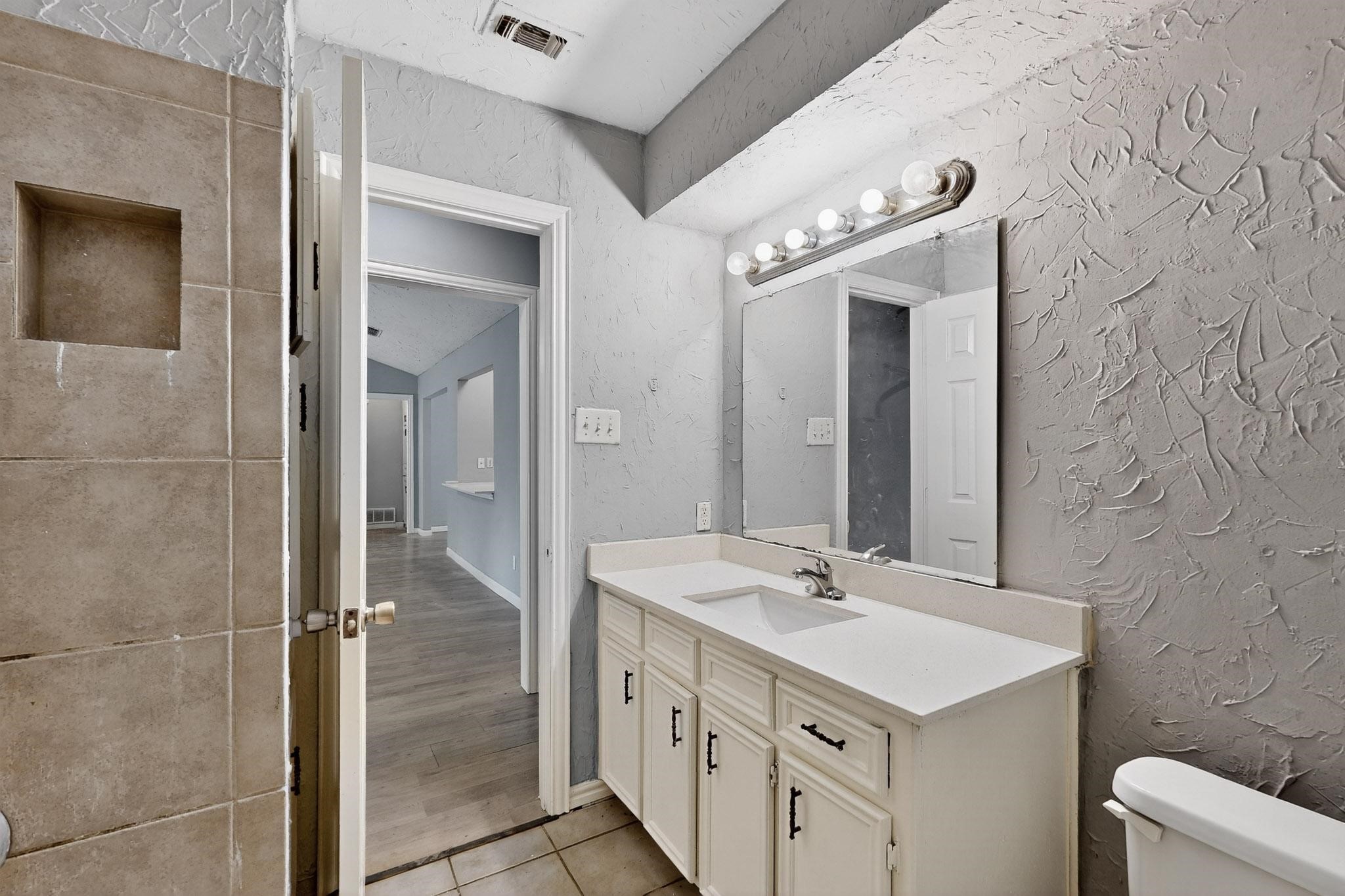 2211 Sierra Drive Grapevine TX 76051