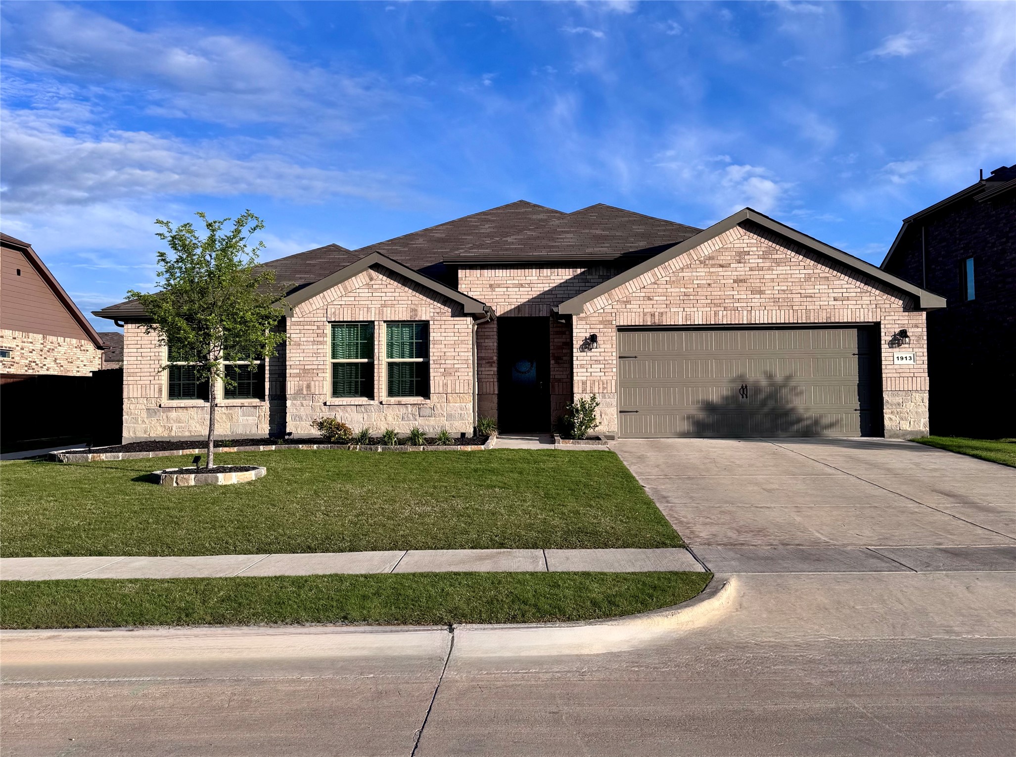 1913 Cookes Lane Cleburne TX 76033