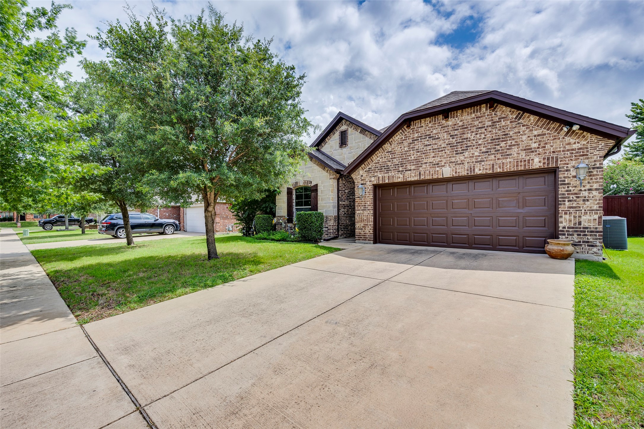 944 Virginia Lane Saginaw TX 76179
