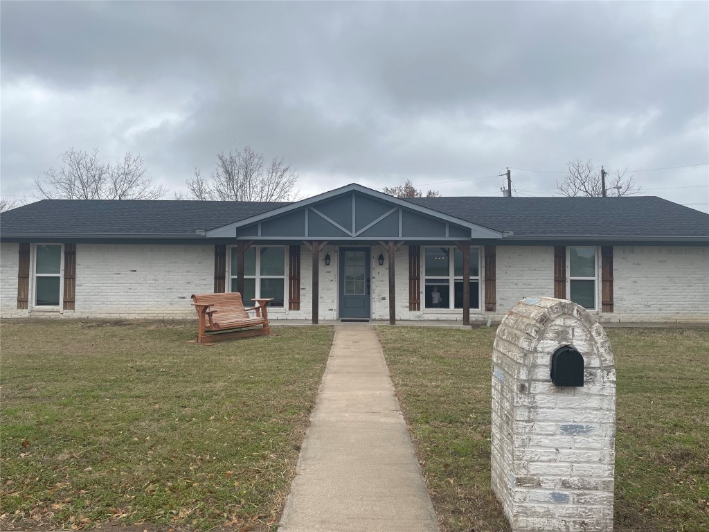 201 Nashua Street Groesbeck TX 76642