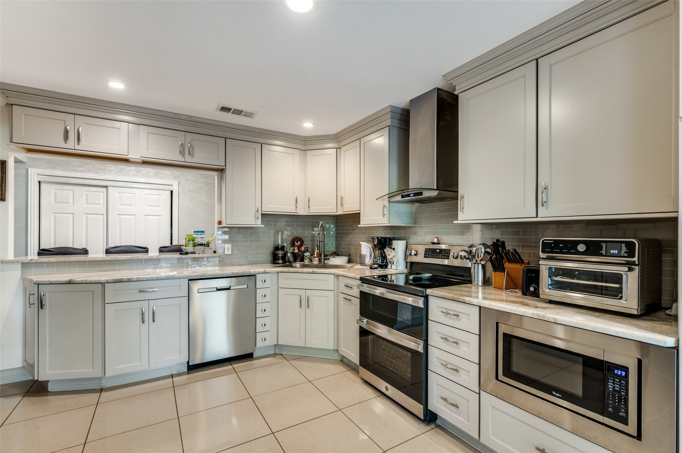 407 E Oakdale Street Keene TX 76059