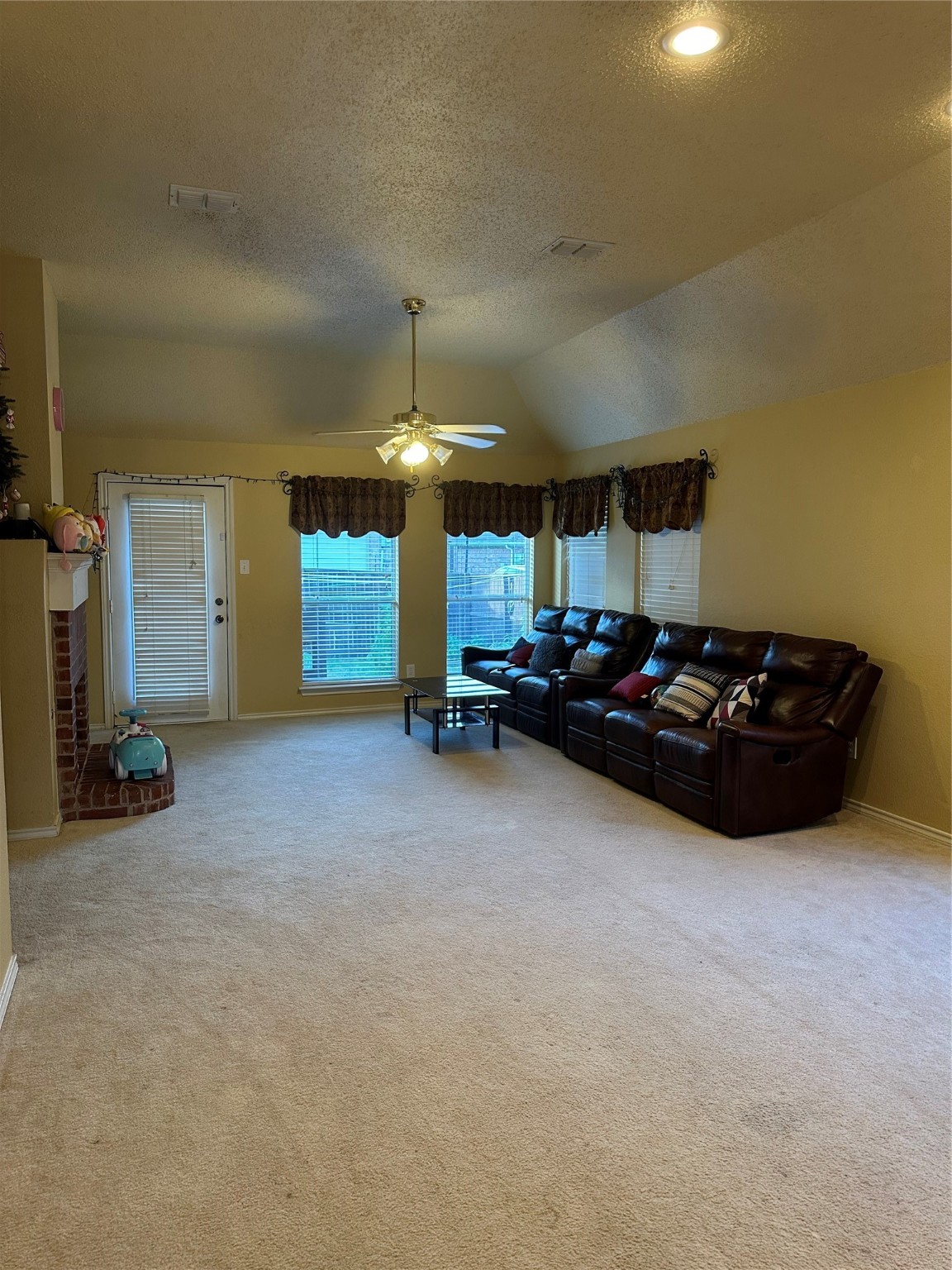 1681 Yellowstone Avenue Lewisville TX 75077