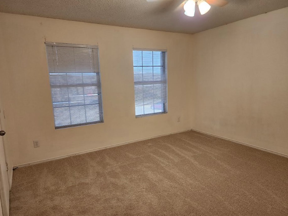 2115 Dove Grand Prairie TX 75052