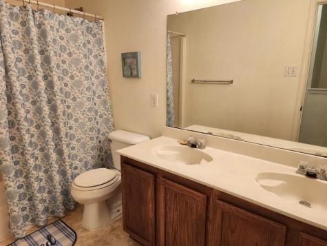 2115 Dove Grand Prairie TX 75052