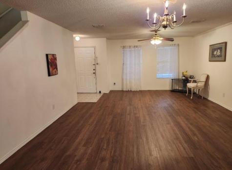 2115 Dove Grand Prairie TX 75052