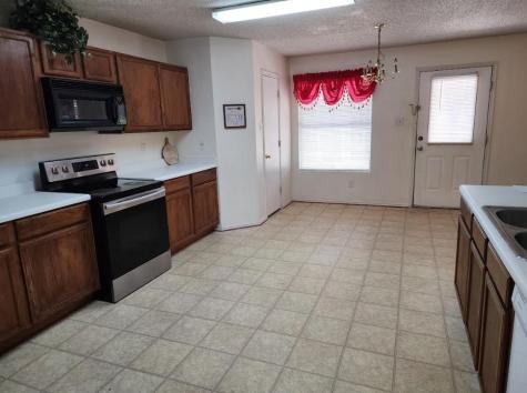 2115 Dove Grand Prairie TX 75052