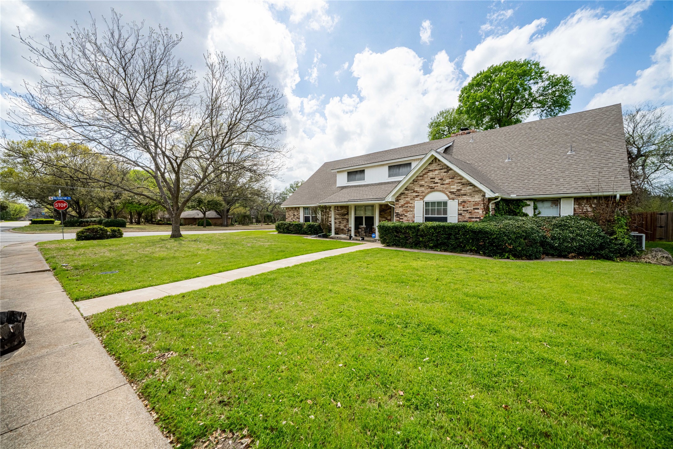 919 Green Hills Road Duncanville TX 75137