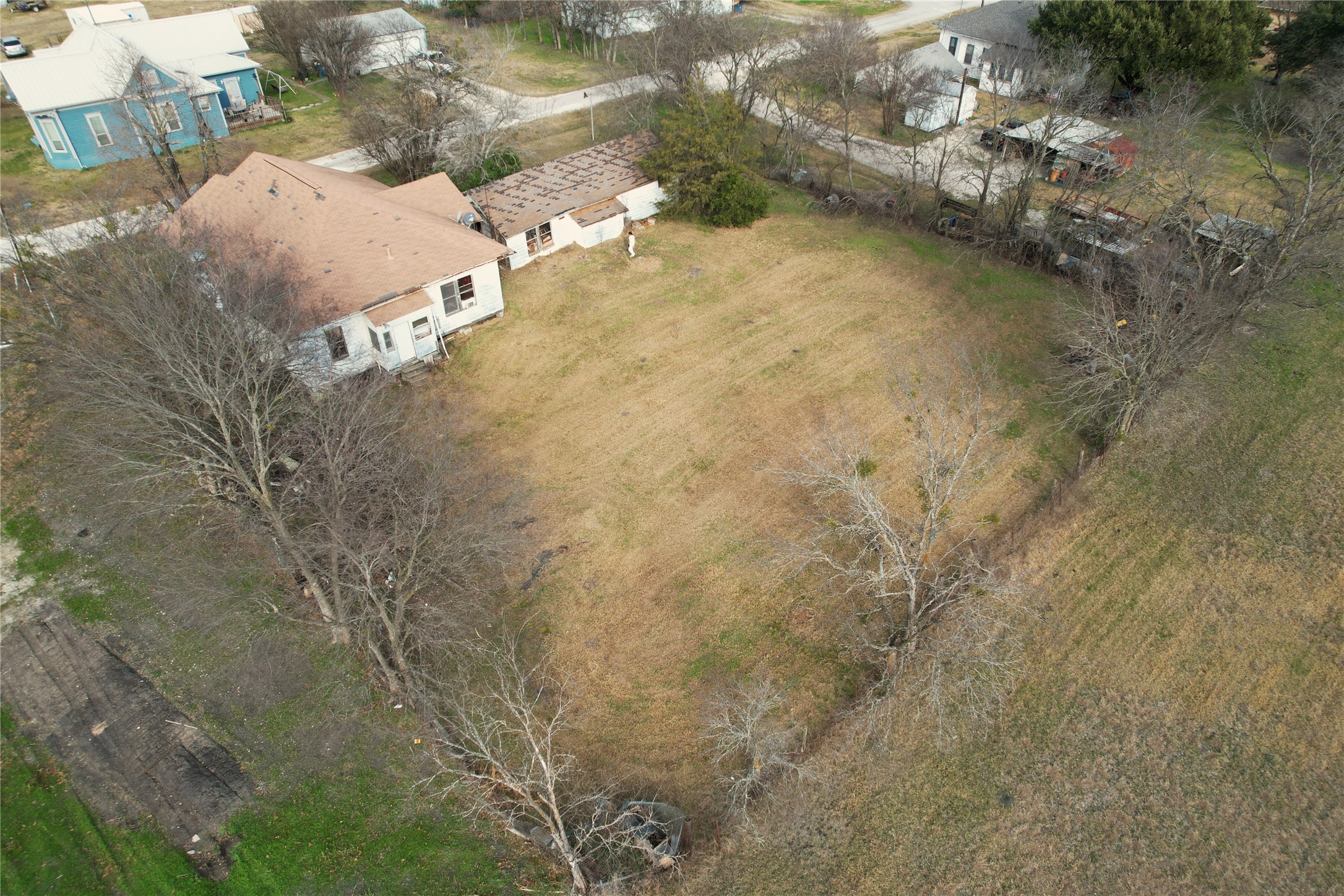 103 W 3rd Street Barry TX 75102