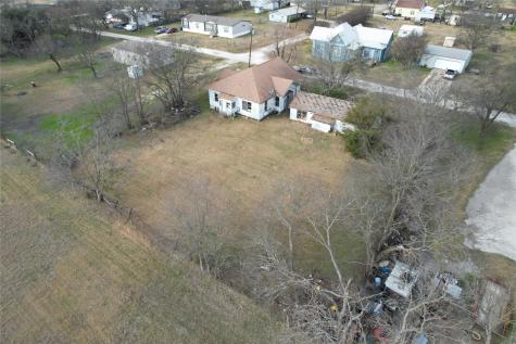 103 W 3rd Street Barry TX 75102