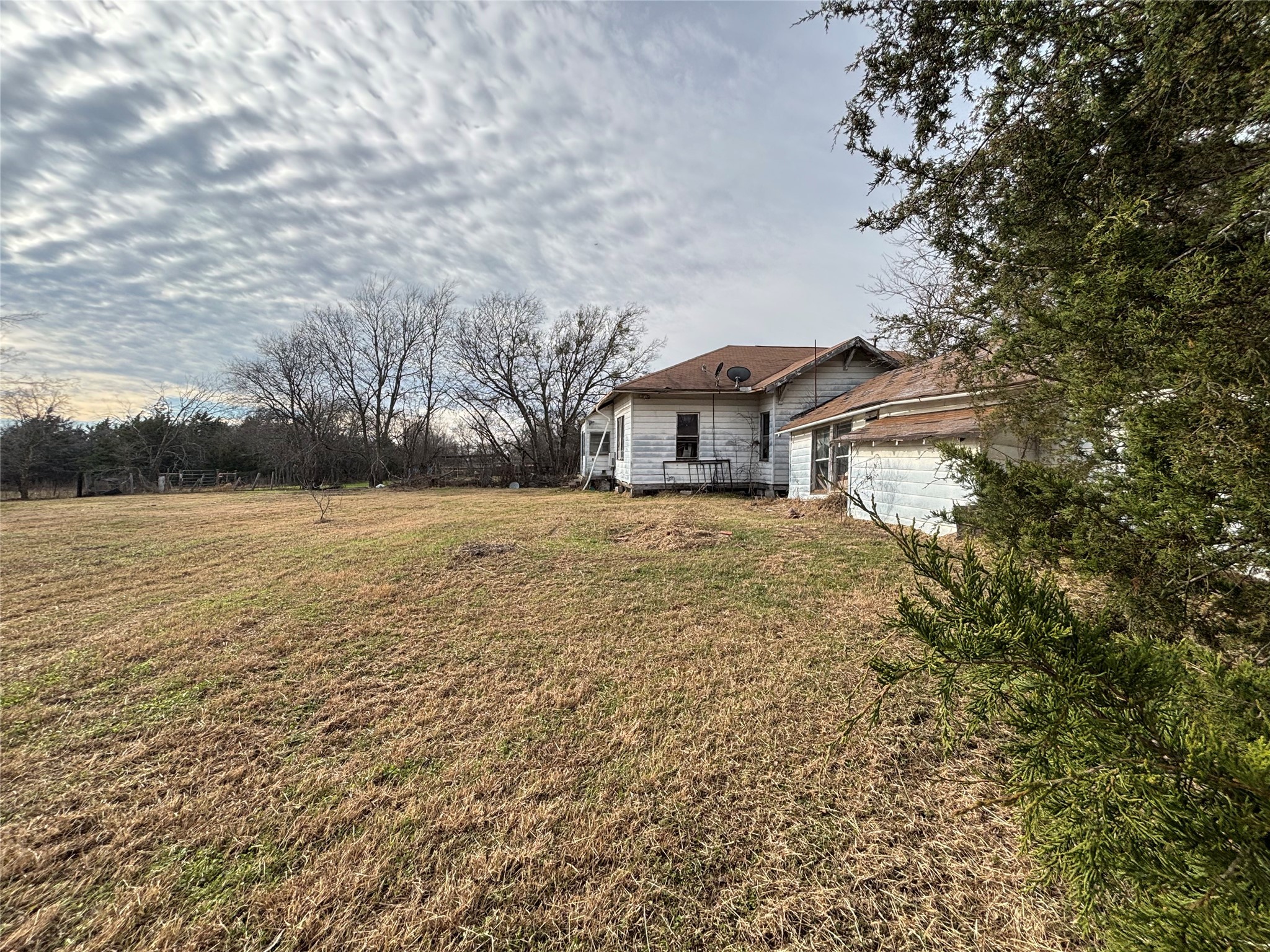 103 W 3rd Street Barry TX 75102