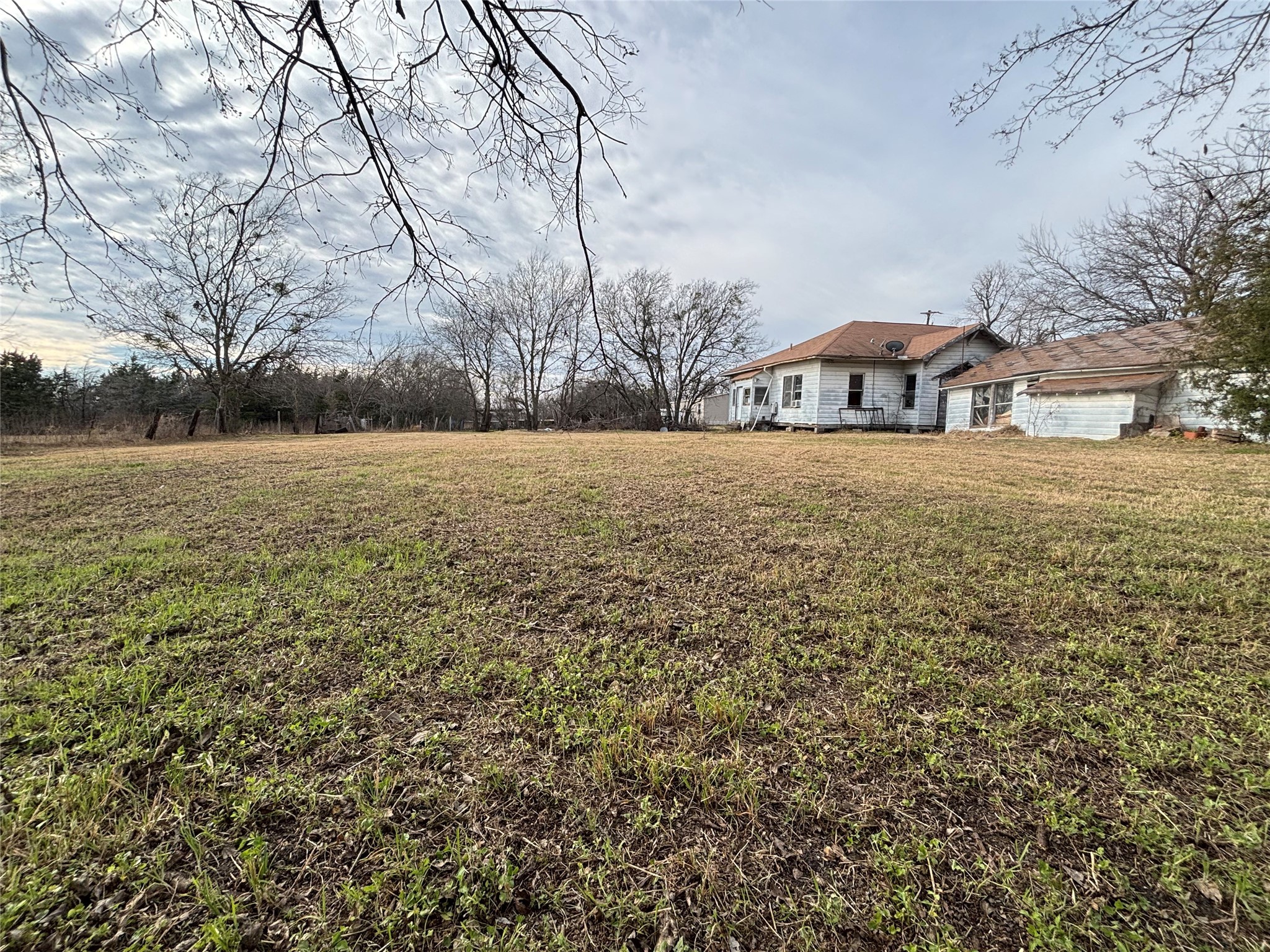 103 W 3rd Street Barry TX 75102