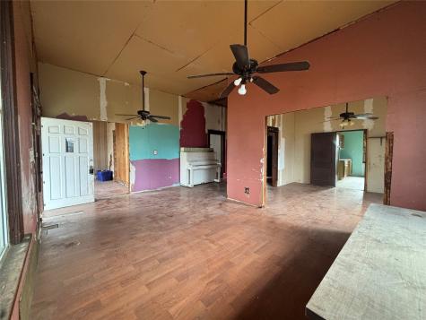 103 W 3rd Street Barry TX 75102