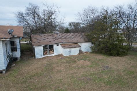 103 W 3rd Street Barry TX 75102