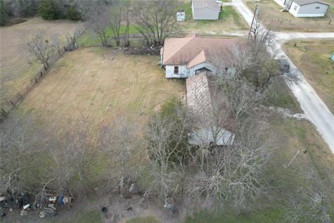 103 W 3rd Street Barry TX 75102