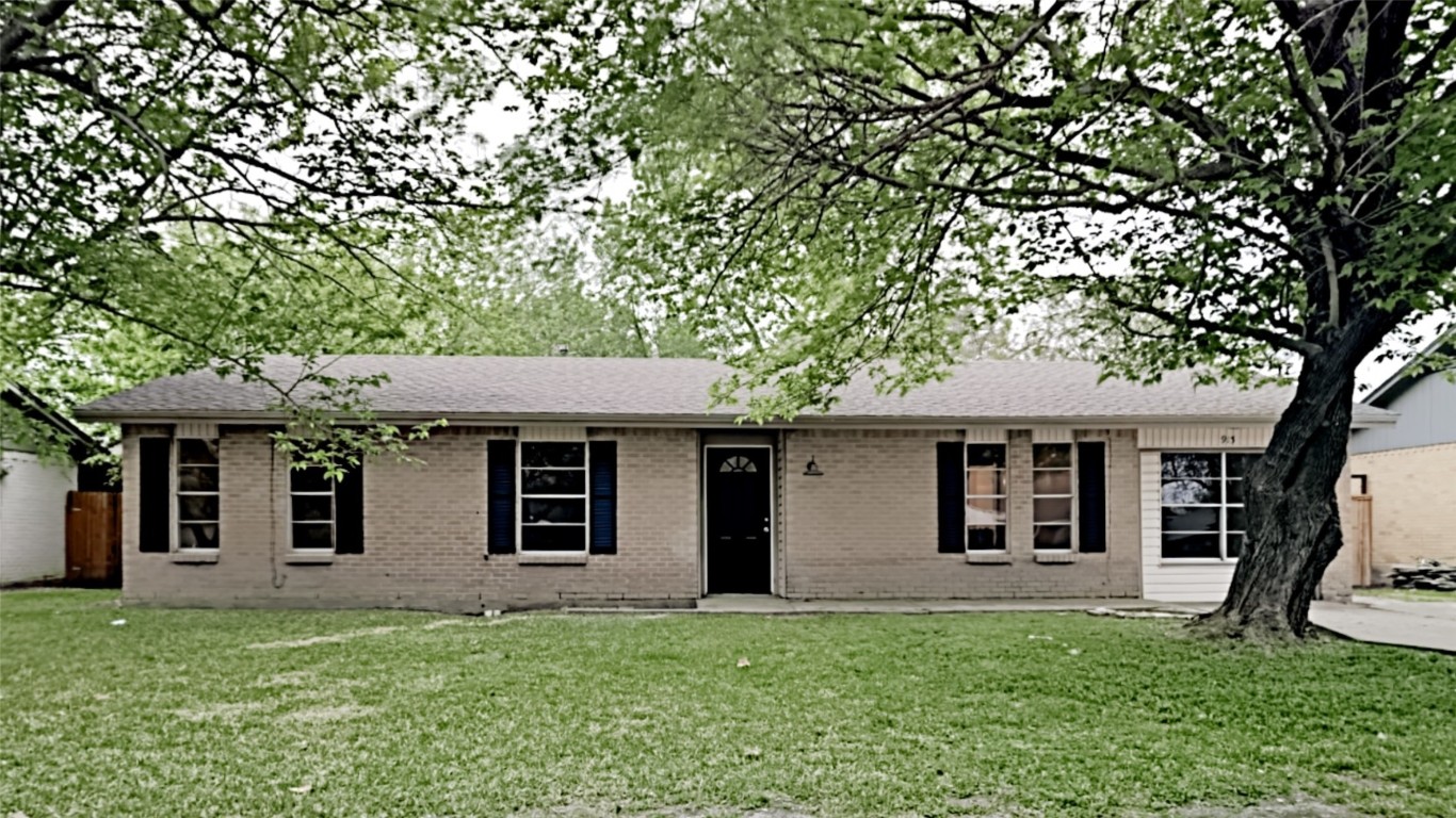915 Downing Street Forney TX 75126