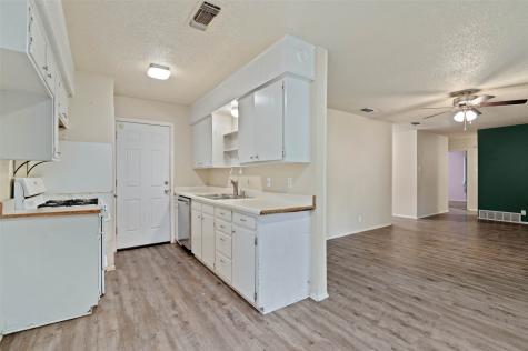 306 Bluebird Circle Denton TX 76209