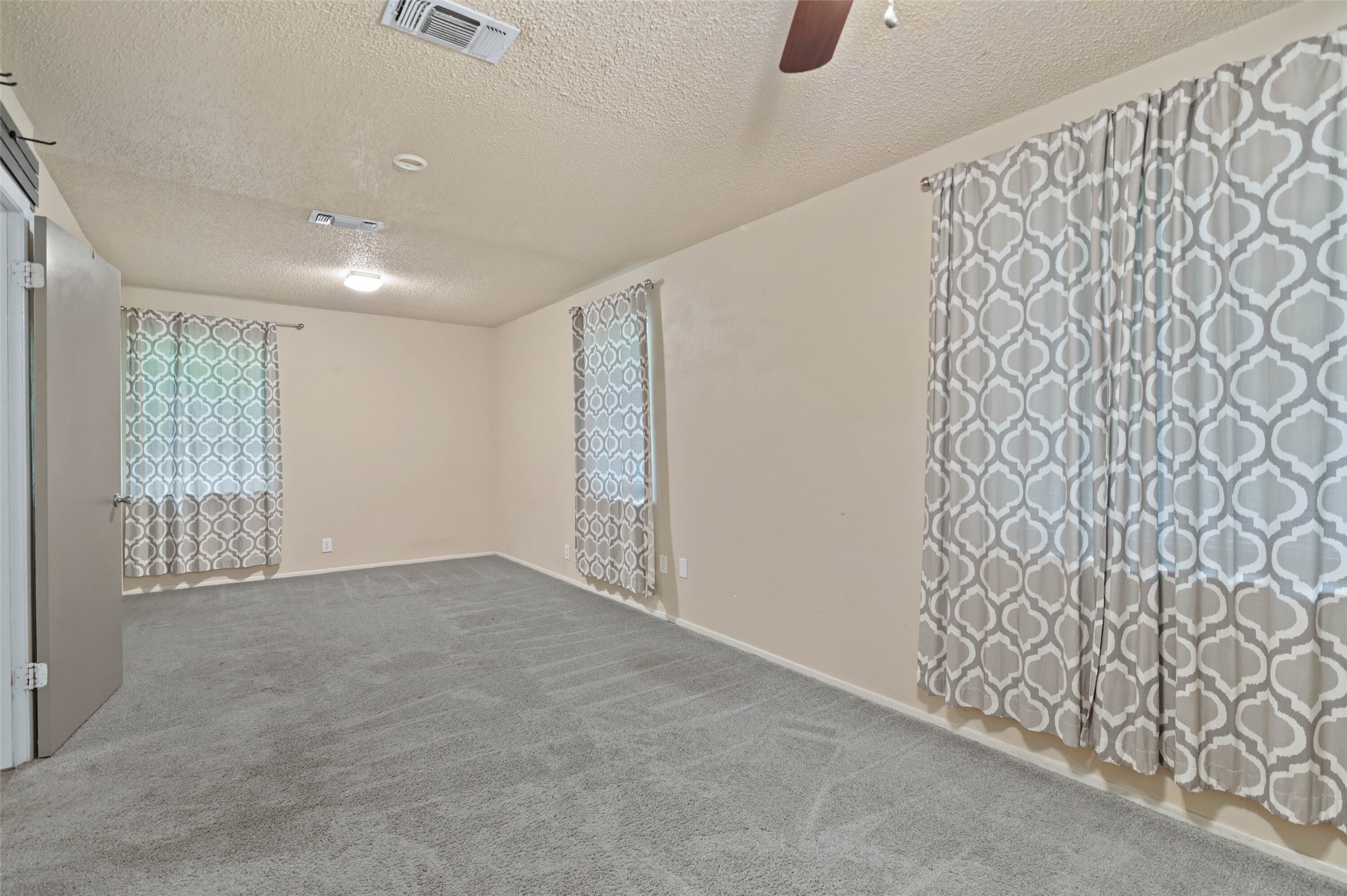 306 Bluebird Circle Denton TX 76209