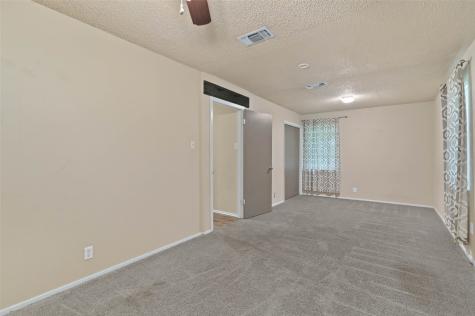 306 Bluebird Circle Denton TX 76209