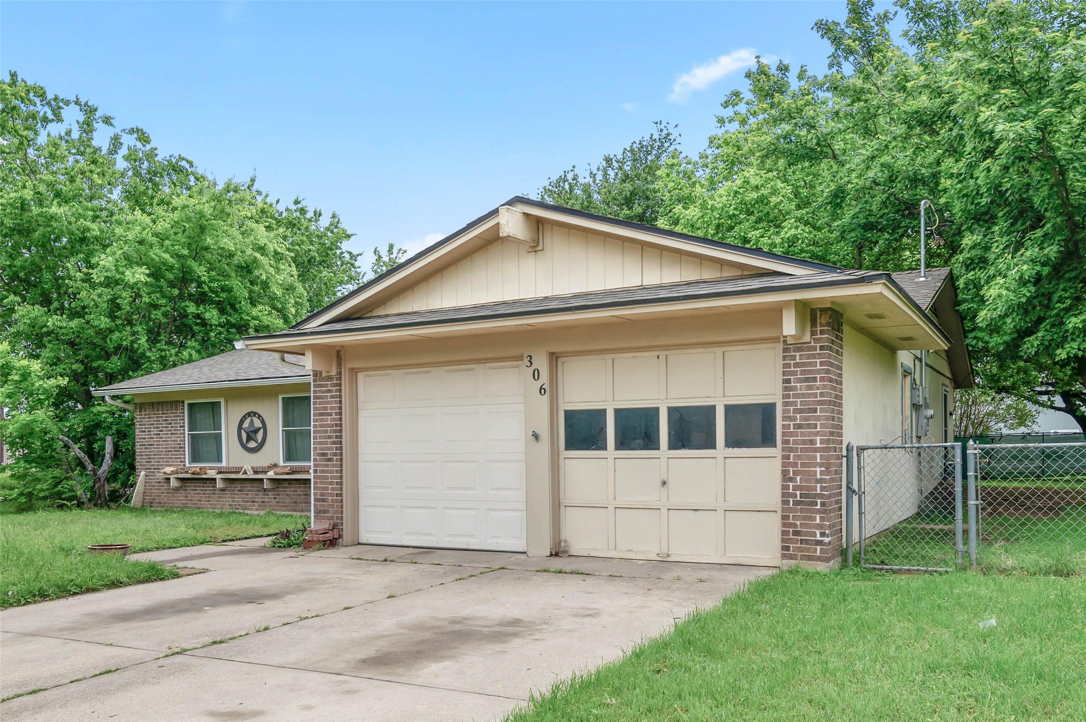 306 Bluebird Circle Denton TX 76209