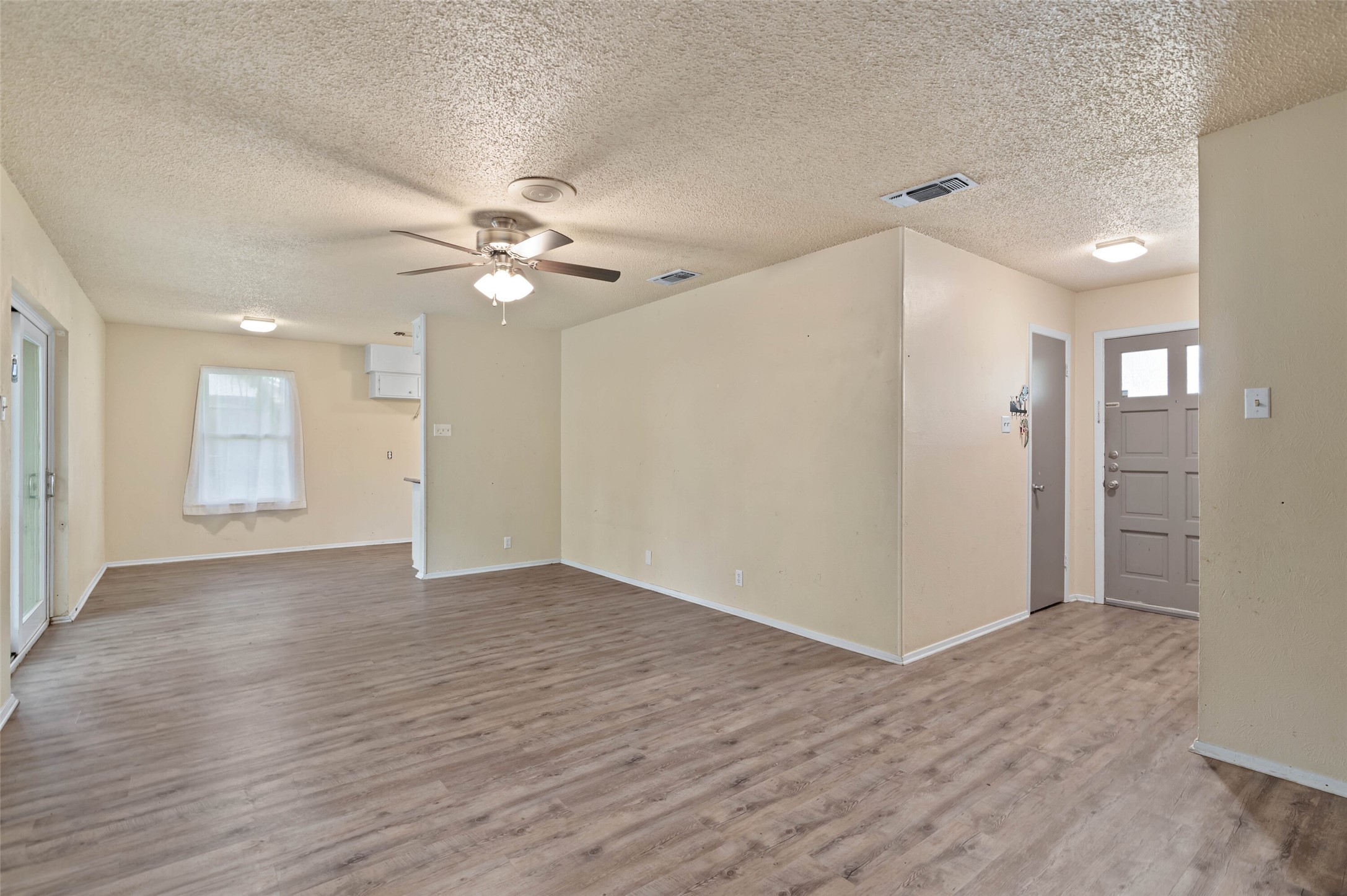 306 Bluebird Circle Denton TX 76209