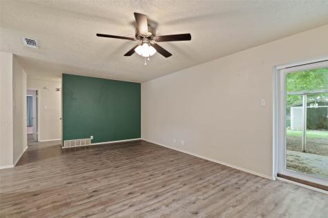 306 Bluebird Circle Denton TX 76209