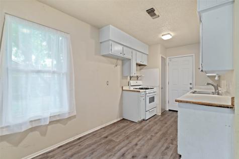 306 Bluebird Circle Denton TX 76209